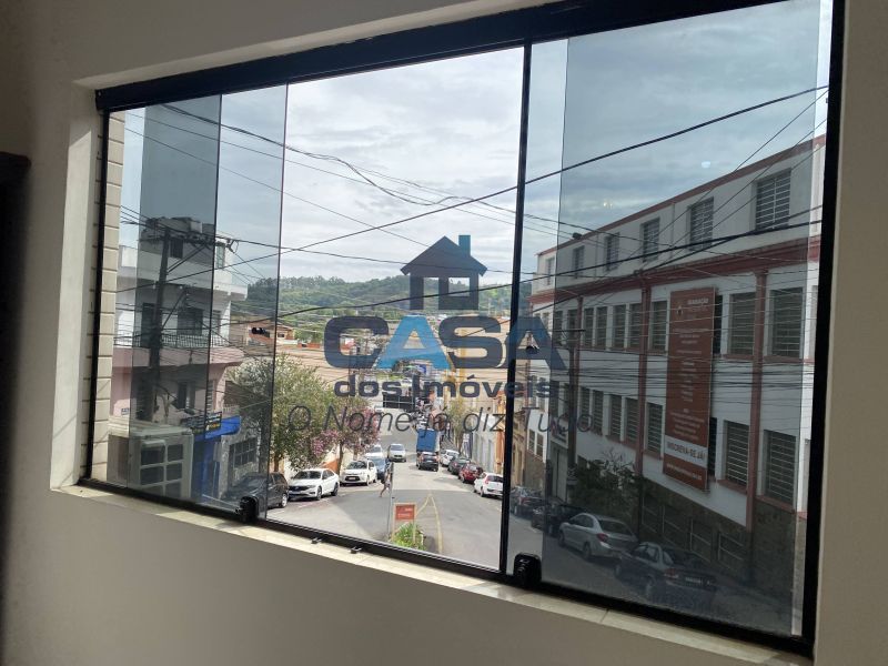 Kitnet no Centro de São Roque!