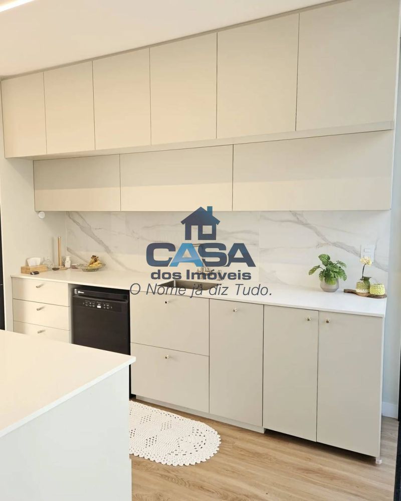 Linda Casa em Condomínio Fechado!