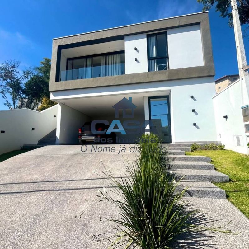 Linda Casa em Condomínio Fechado!