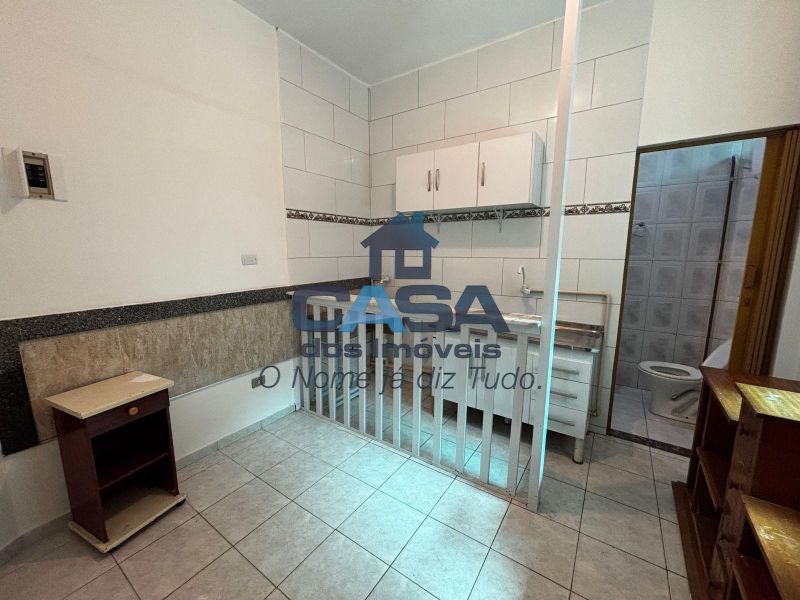 Kitnet no Centro de São Roque!