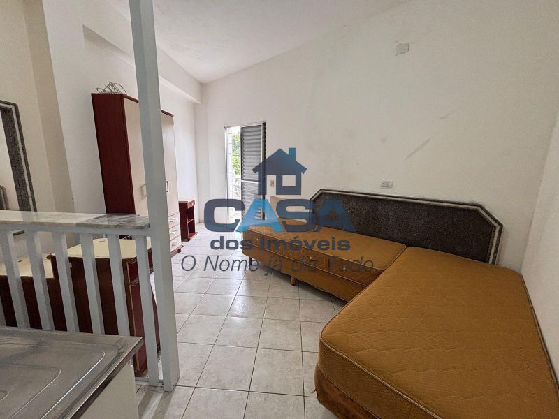 Kitnet com sacada no Centro de São Roque!