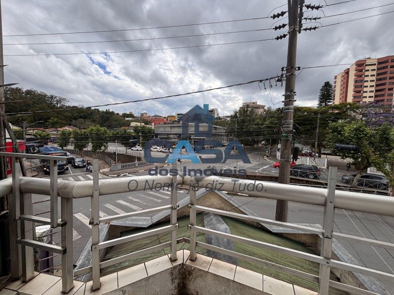 Kitnet com sacada no Centro de São Roque!