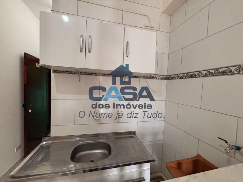 Kitnet com sacada no Centro de São Roque!