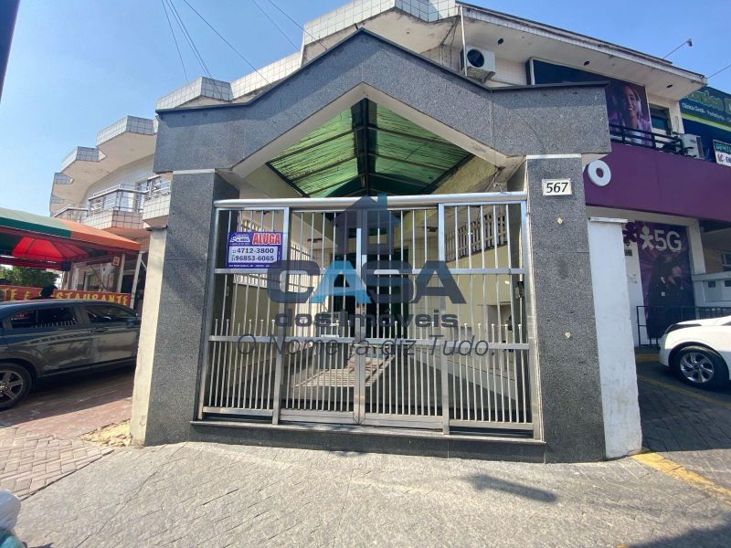 Kitnet com sacada no Centro de São Roque!