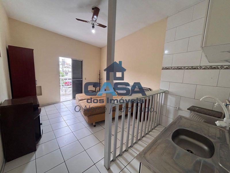 Kitnet com sacada no Centro de São Roque!