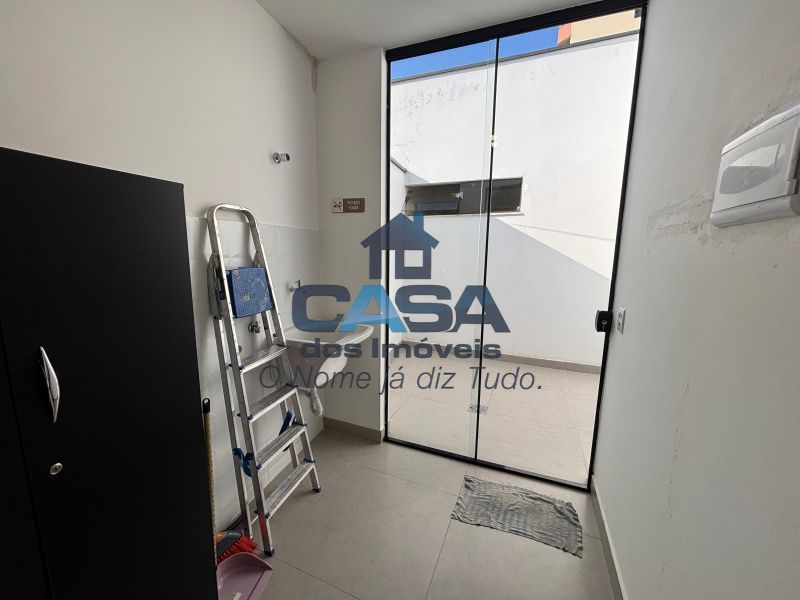 Sala Comercial N° 01 -  1° andar - Ayra Condomínio de Salas Comerciais