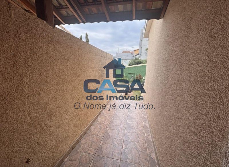 Casa de Condomínio no Residencial Vila Helena - Jardim Flórida.