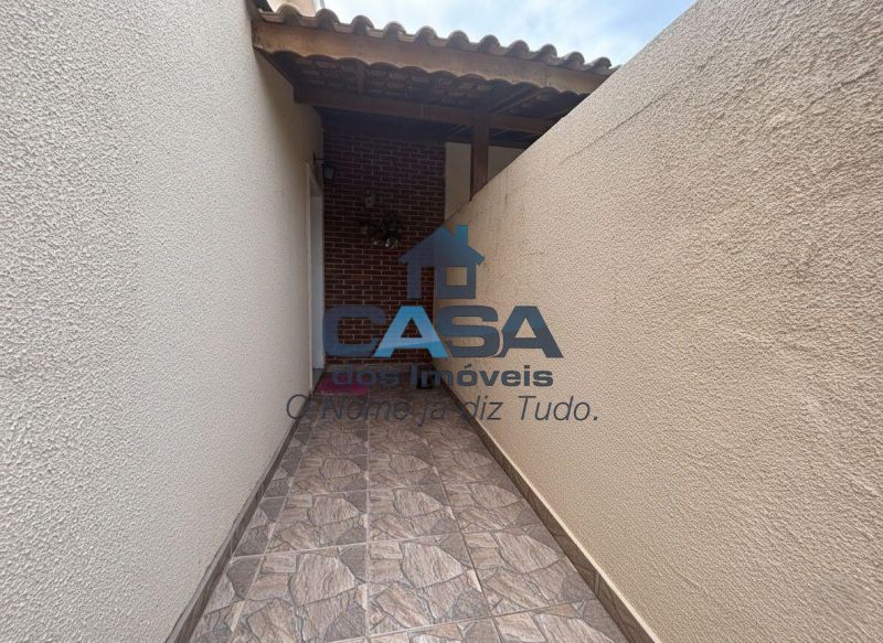 Casa de Condomínio no Residencial Vila Helena - Jardim Flórida.