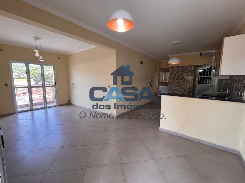Apartamento com garagem no Centro de São Roque!