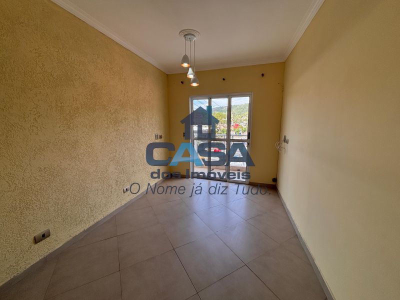 Apartamento com garagem no Centro de São Roque!