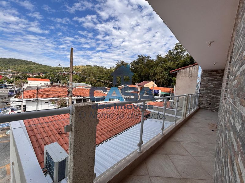 Apartamento com garagem no Centro de São Roque!