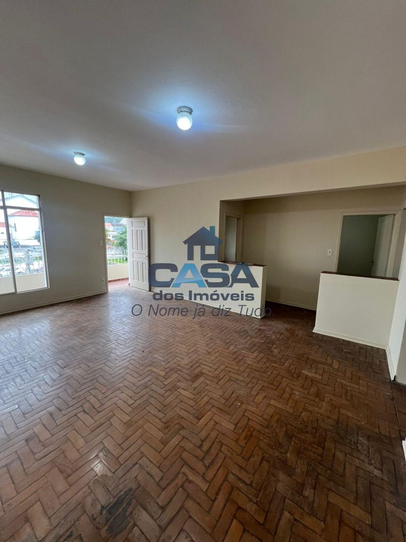 Amplo Apartamento | Centro