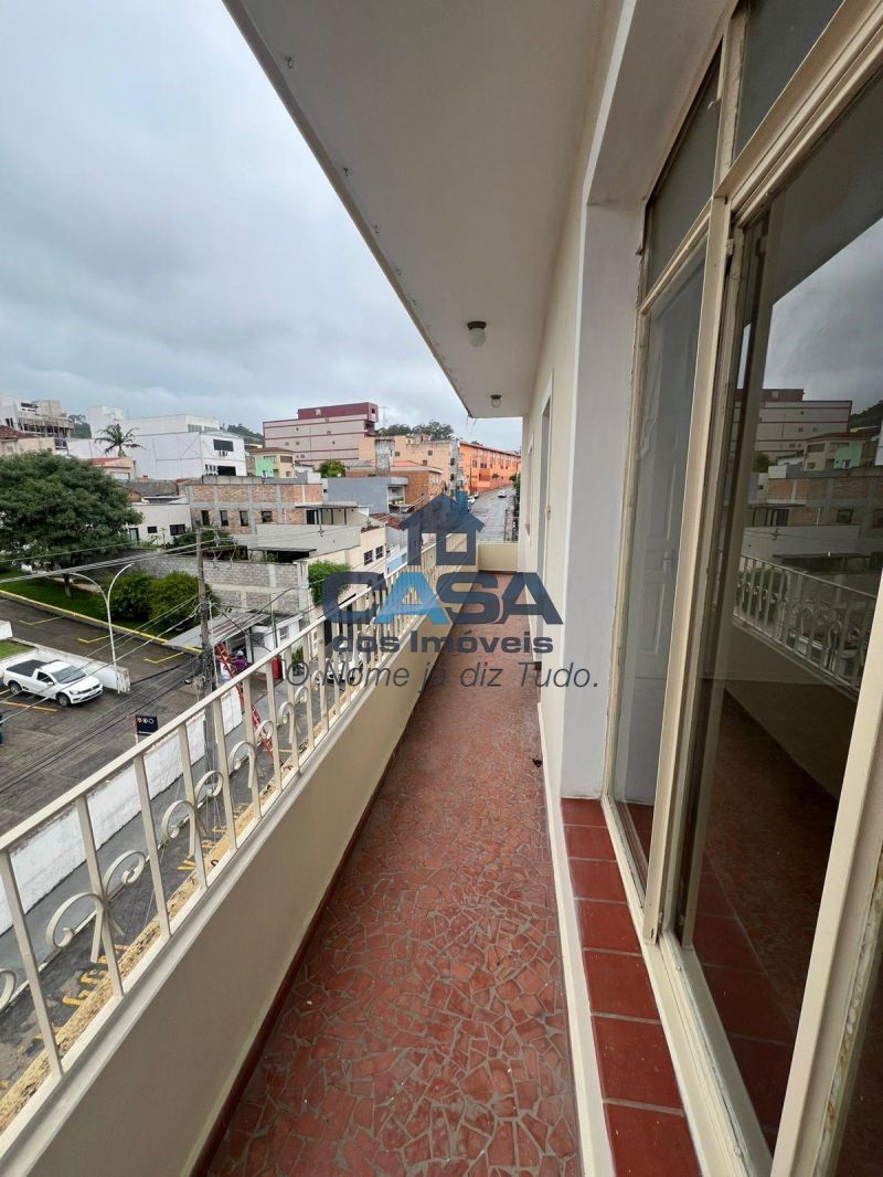 Amplo Apartamento | Centro