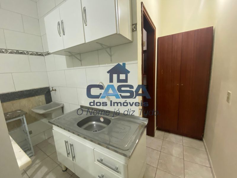 Kitnet no Centro de São Roque!