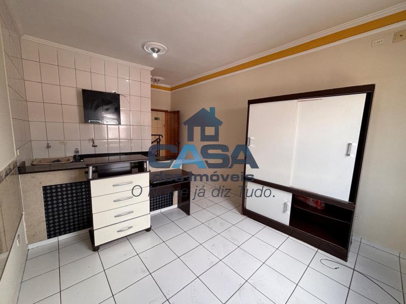 Kitnet no Centro de São Roque!