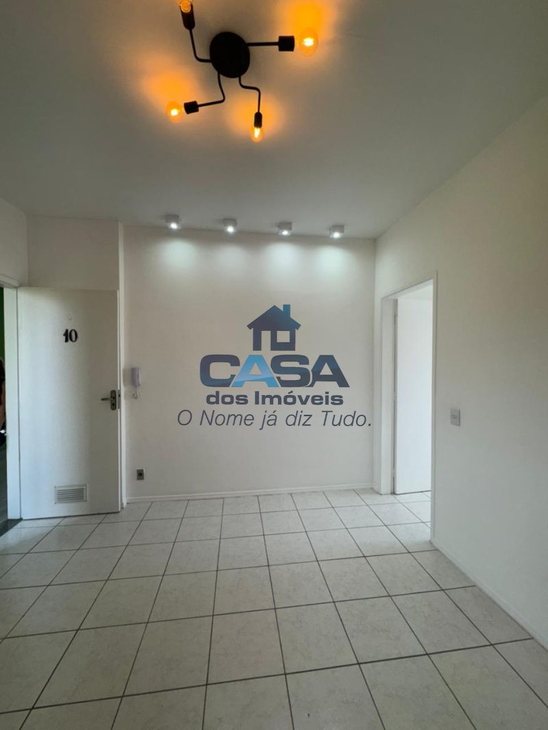 Kitnet com garagem | Jardim Flórida