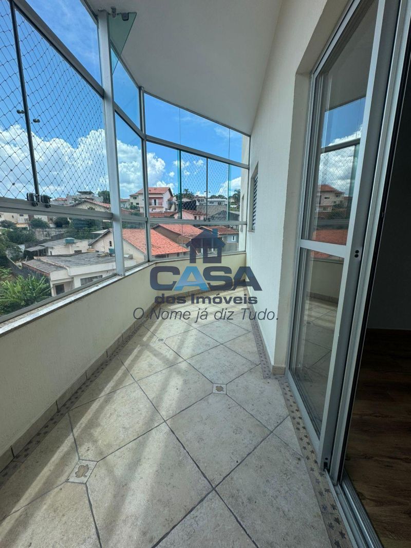 Apartamento com 3 dormitórios e elevador!