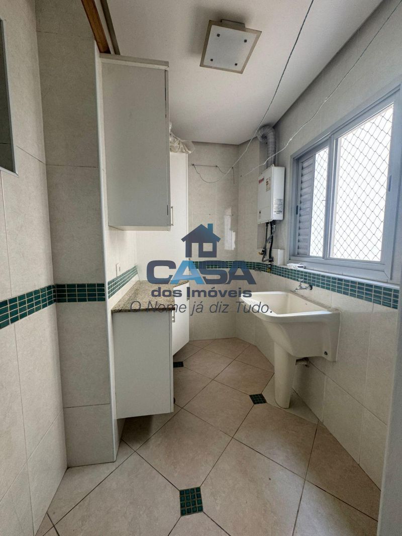 Apartamento com 3 dormitórios e elevador!