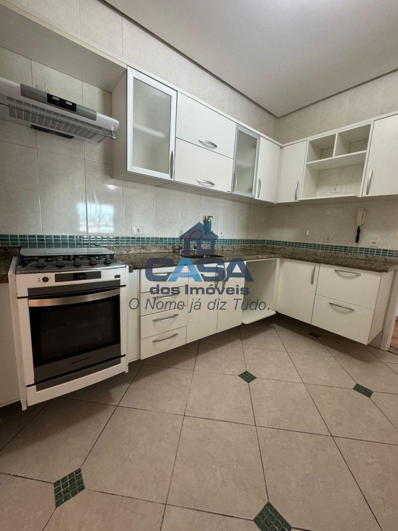 Apartamento com 3 dormitórios e elevador!