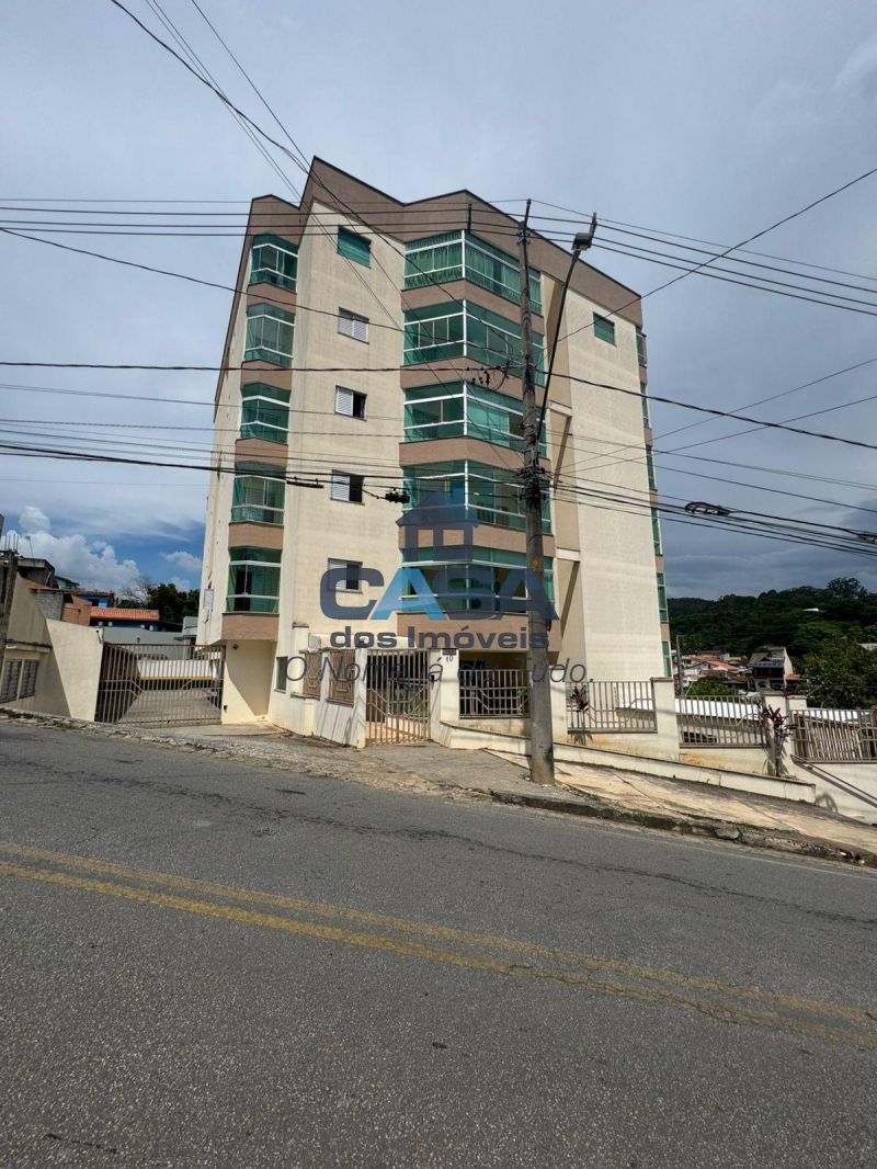Apartamento com 3 dormitórios e elevador!