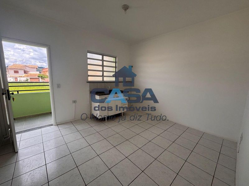 Kitnet com garagem | Jardim Flórida