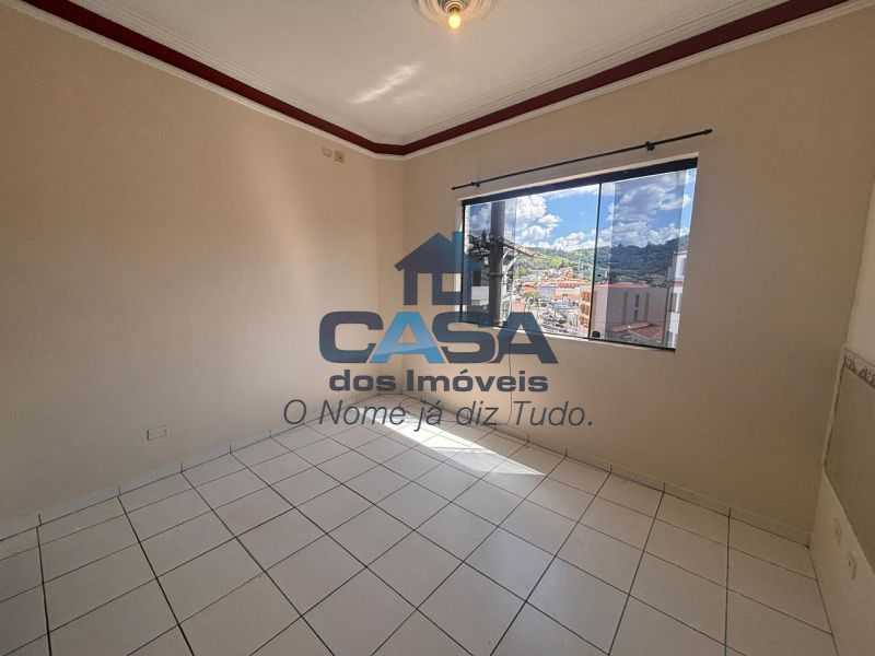 Kitnet no Centro de São Roque!