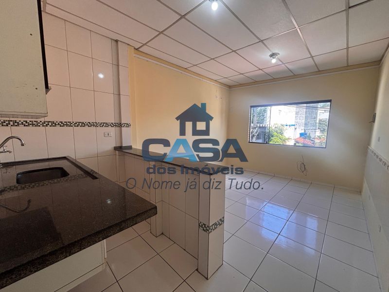 Kitnet no Centro de São Roque!