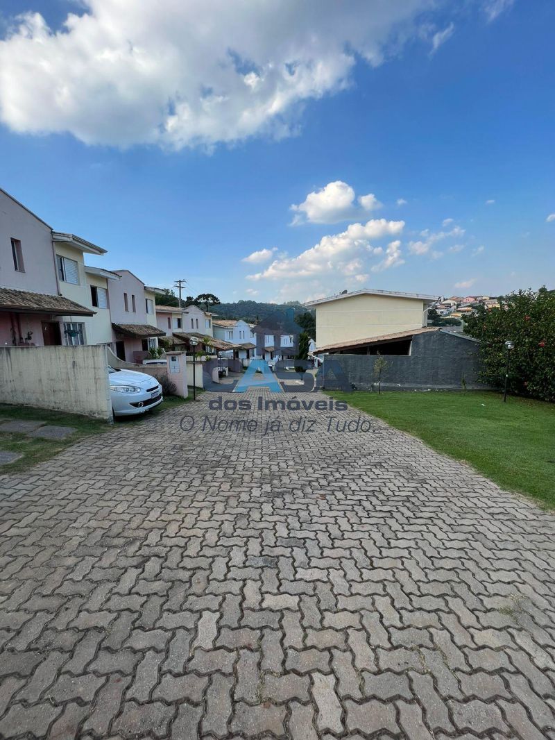 Ótimo Sobrado em Condomínio Fechado!