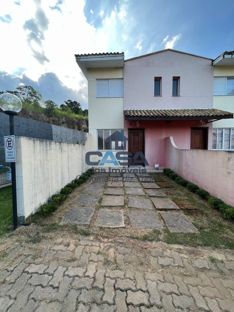 Ótimo Sobrado em Condomínio Fechado!