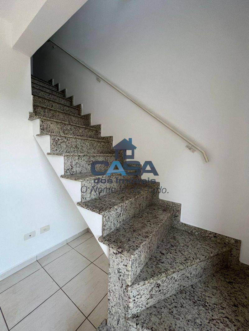 Ótimo Sobrado em Condomínio Fechado!