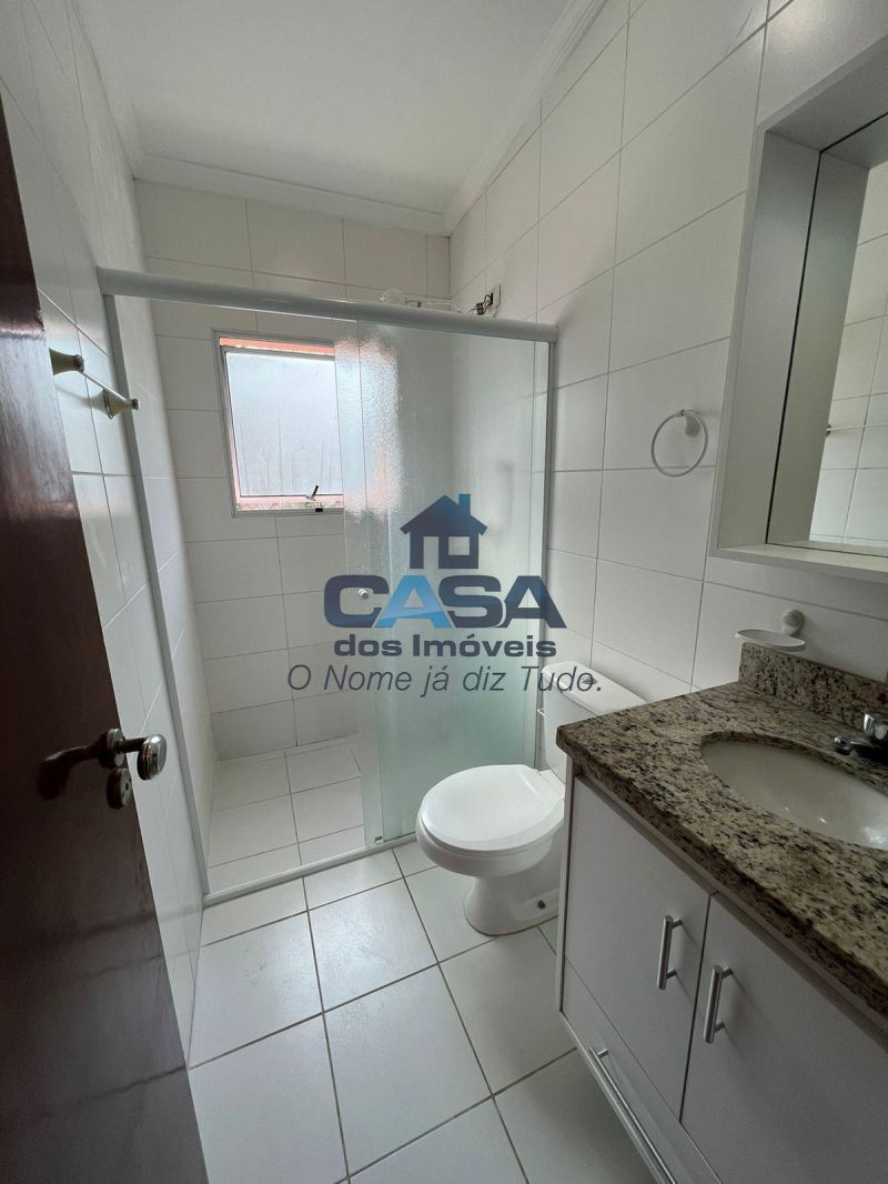 Ótimo Sobrado em Condomínio Fechado!