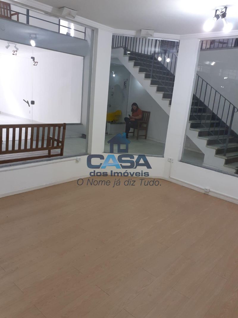 Excelente Loja N° 33 - Térrea - Galeria Raposão!