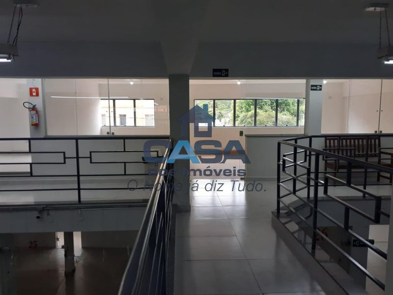 Excelente Loja N° 41/42/43 - 1° andar - Galeria Raposão!