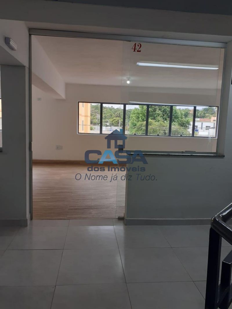 Excelente Loja N° 41/42/43 - 1° andar - Galeria Raposão!