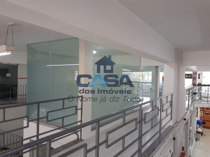 Excelente Loja N° 48 - 1° andar - Galeria Raposão!