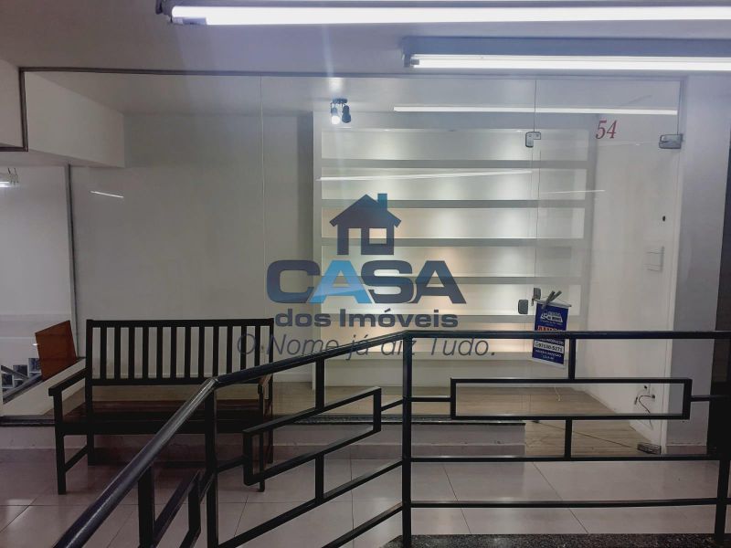 Excelente Loja N° 54 - 1° andar - Galeria Raposão!