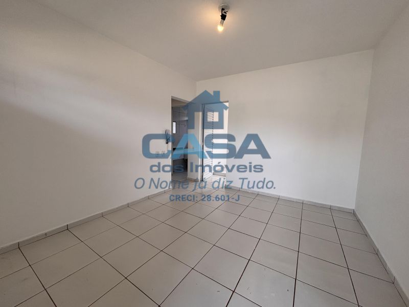 Apartamento Térreo | Av. Brasil