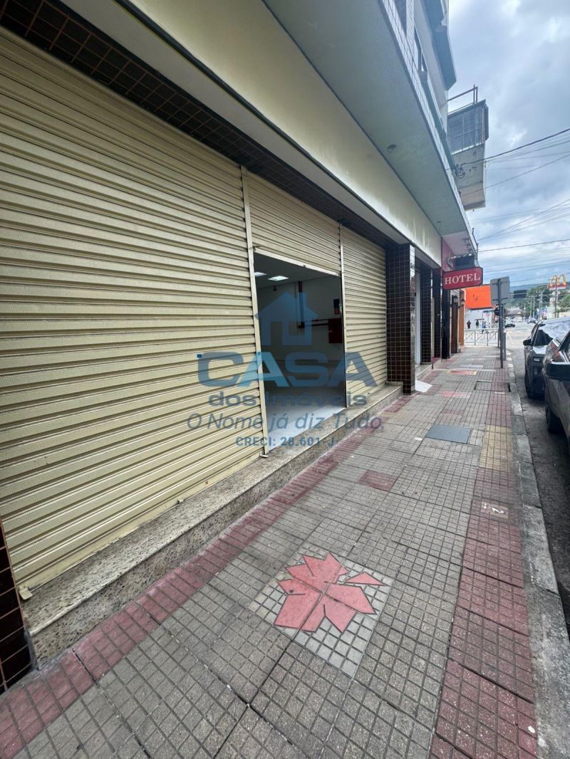 Salão no Centro de São Roque!