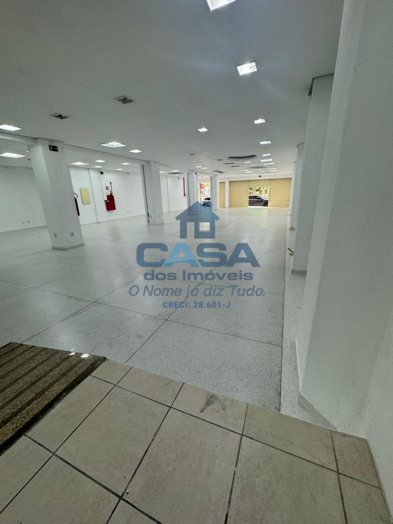 Salão no Centro de São Roque!