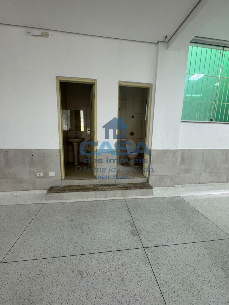 Salão no Centro de São Roque!