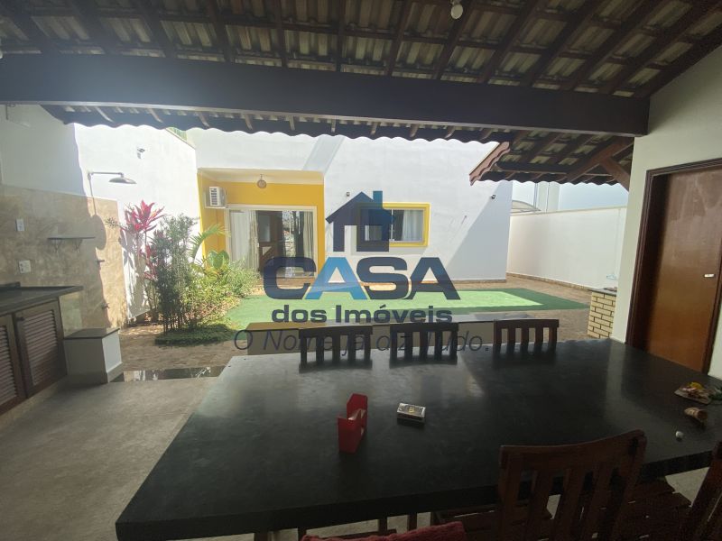 Sobrado de alto padrão em Condomínio Fechado! 