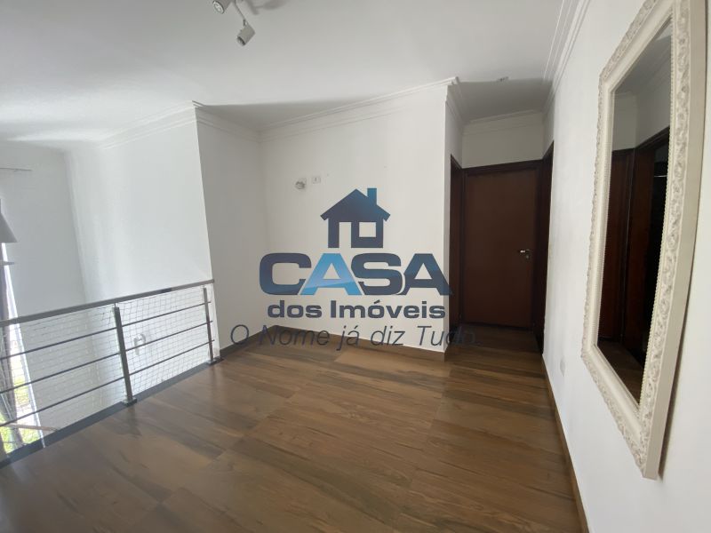 Sobrado de alto padrão em Condomínio Fechado! 