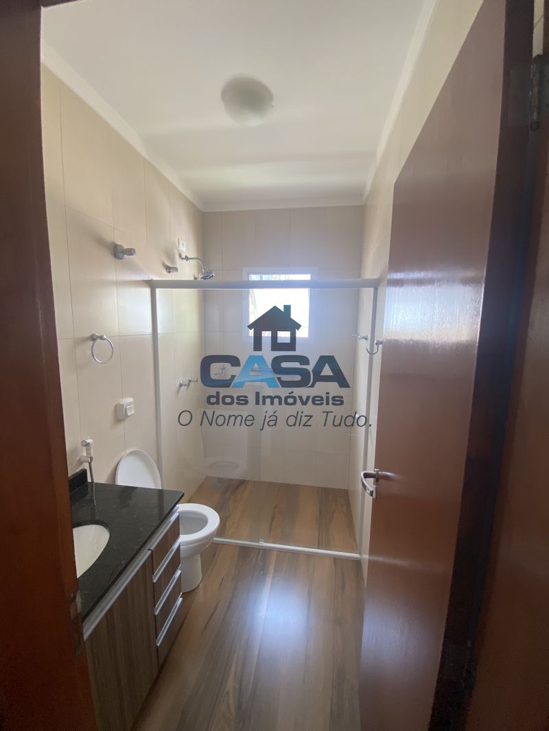Sobrado de alto padrão em Condomínio Fechado! 