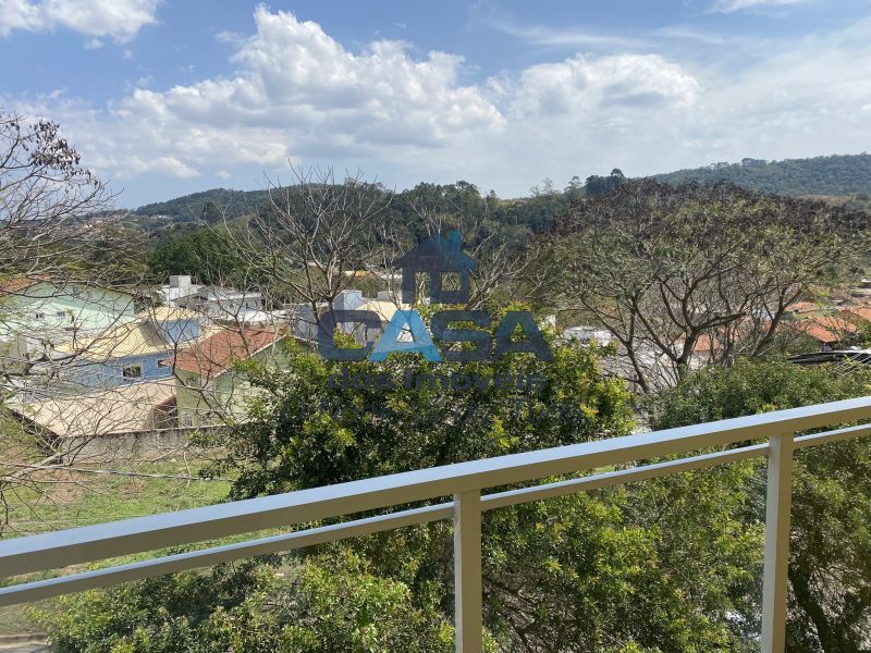 Sobrado de alto padrão em Condomínio Fechado! 