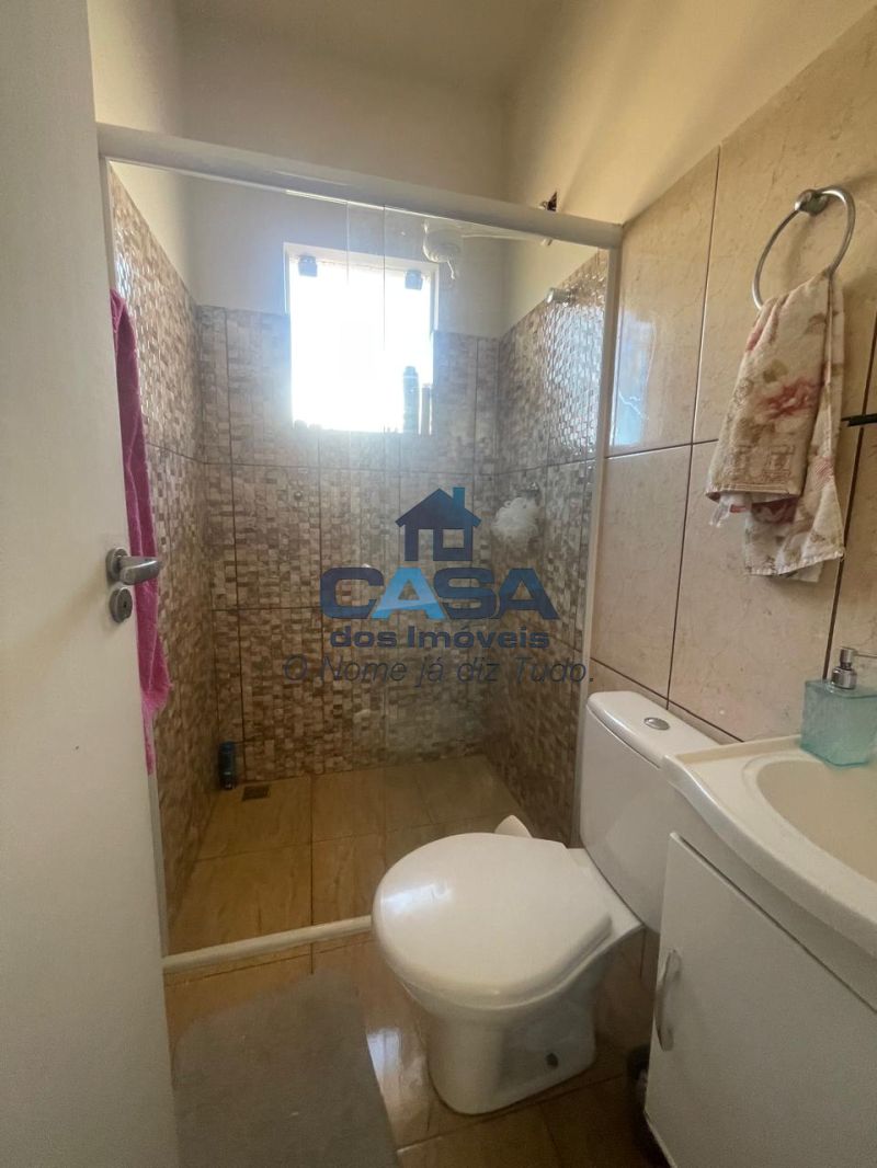Excelente Sobrado com 4 dormitórios e Ampla área de Terreno.