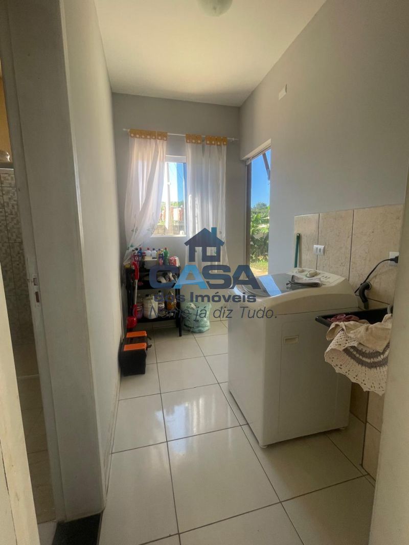 Excelente Sobrado com 4 dormitórios e Ampla área de Terreno.