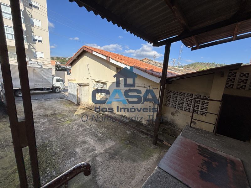 Galpão no Centro de São Roque!