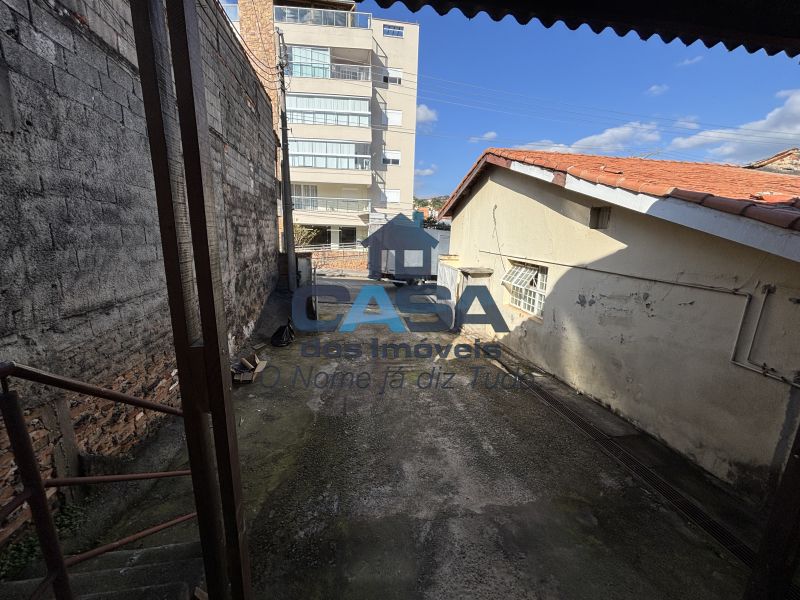Galpão no Centro de São Roque!