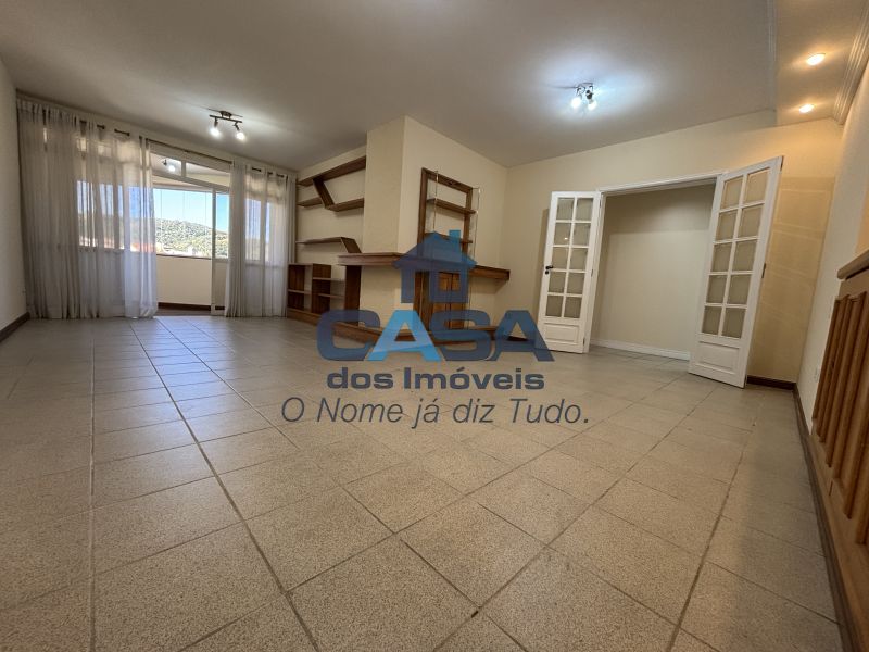 Excelente Apartamento com elevador | Centro