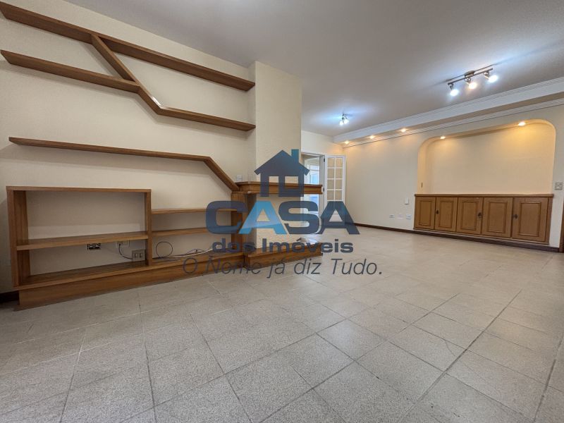 Excelente Apartamento com elevador | Centro